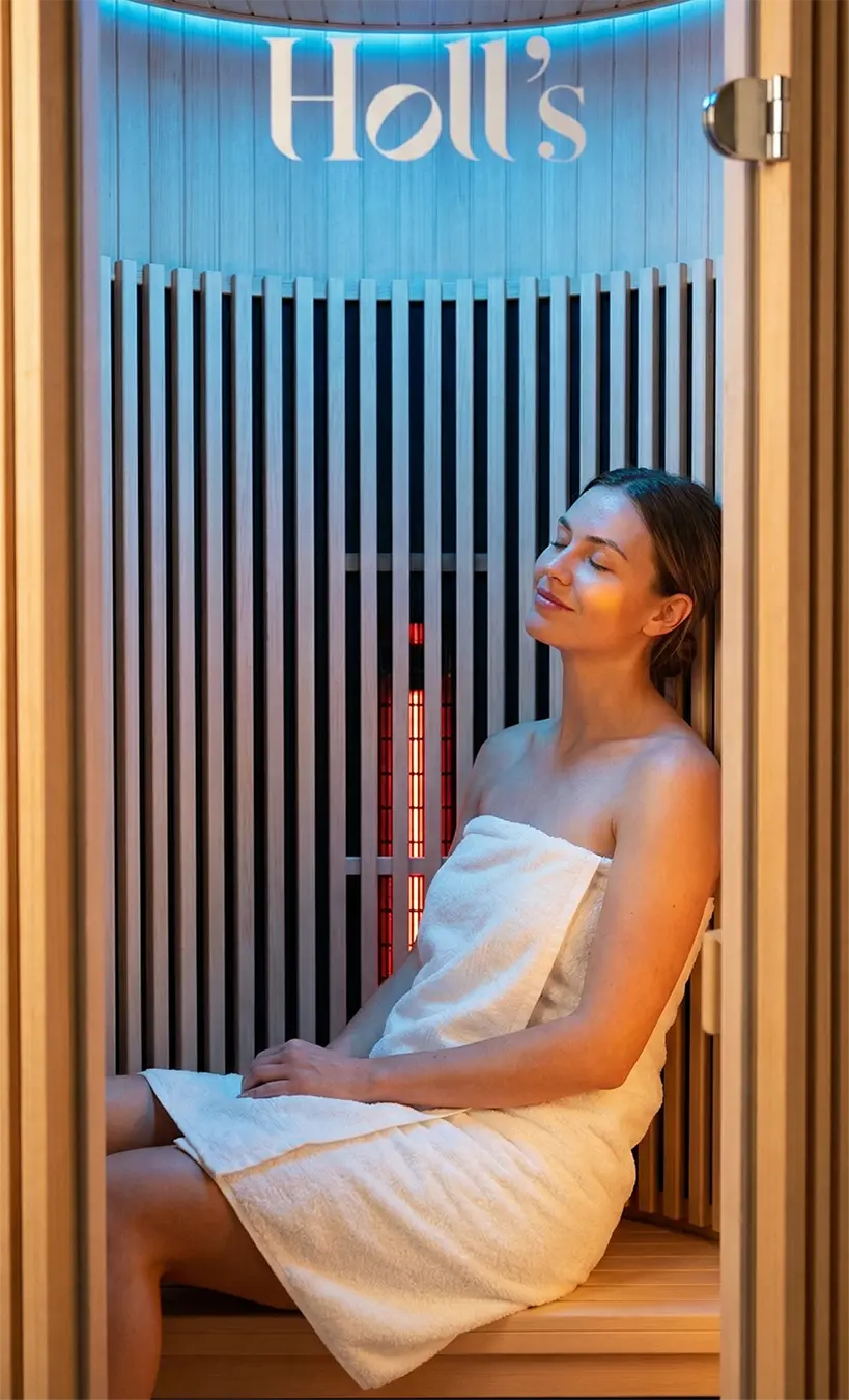 Mujer en una sauna de infrarrojos Holl’s